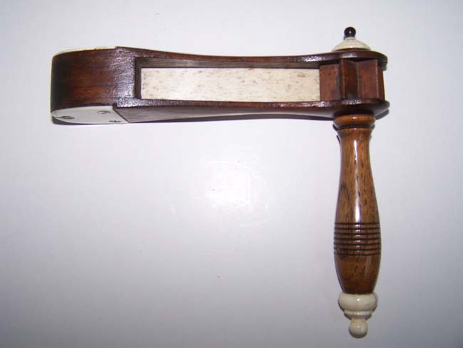 A RARE early 19th century ANTIQUE Whalebone mounted BATTLE RATTLE — image 2